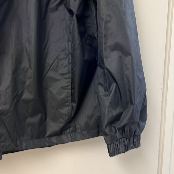 Beautiful rain jacket and wind proof mesh lining for women - Picture 2 of 7